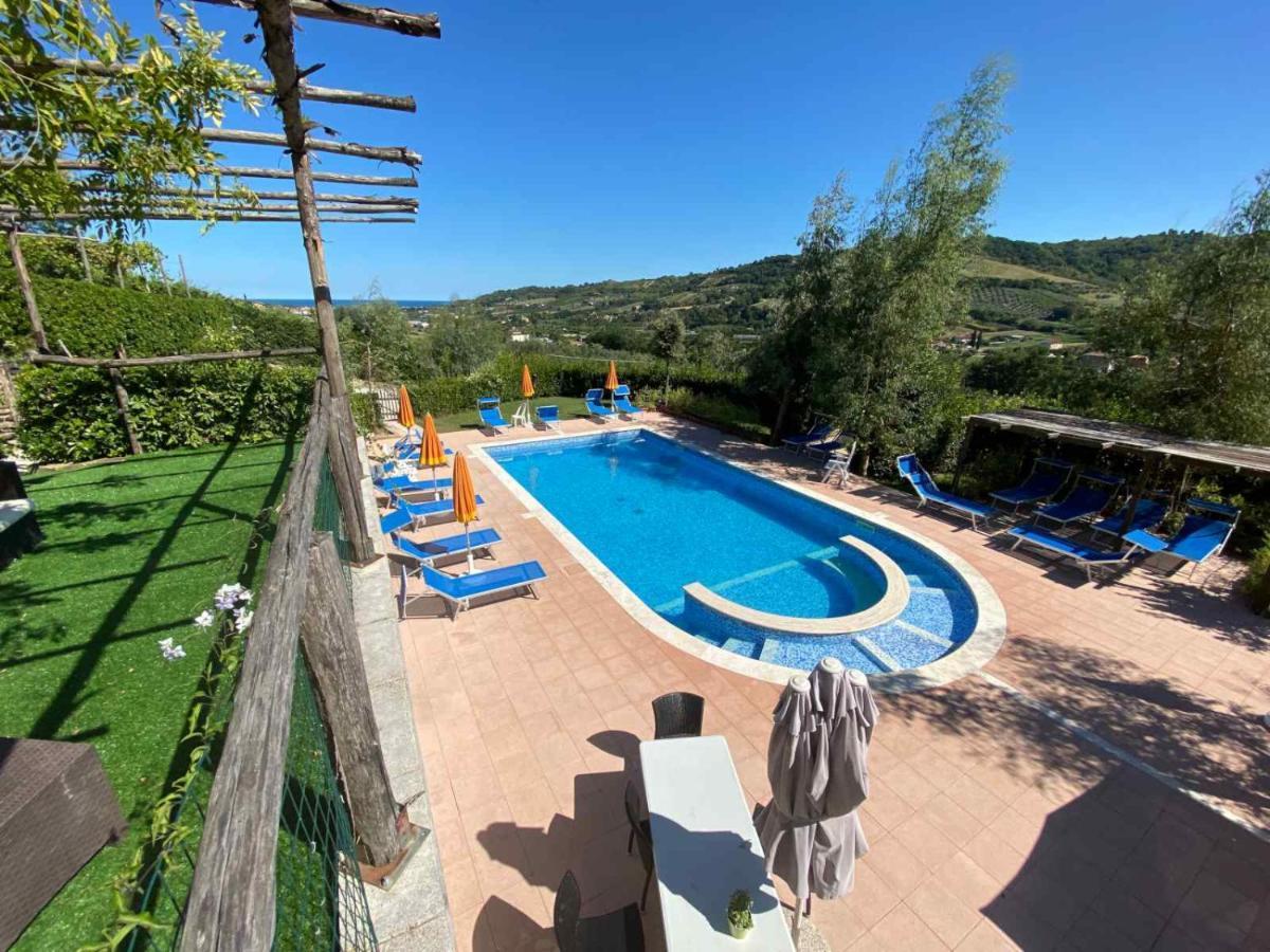 Il Girasole Country Village Massignano Buitenkant foto