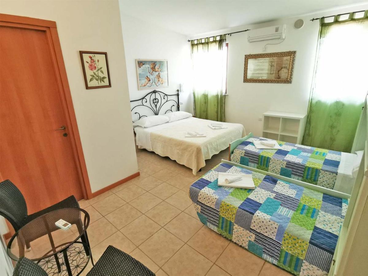 Il Girasole Country Village Massignano Buitenkant foto